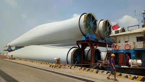 四川凉山普格县大唐甘天地二期风电场项目运输现场