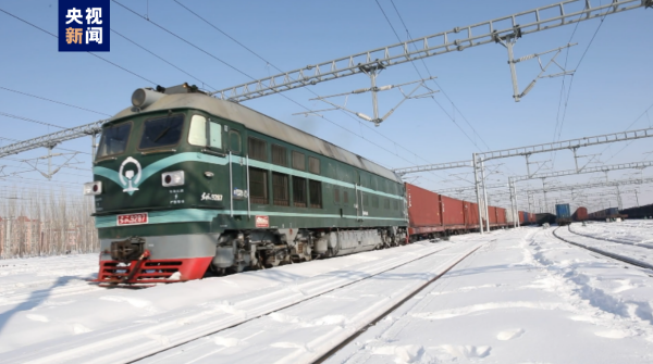 新疆中欧班列开行超500列，助力电子产品、汽车配件出口增长！