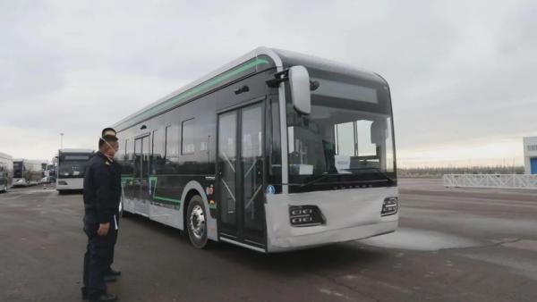 首批新能源客车出口乌兹别克斯坦