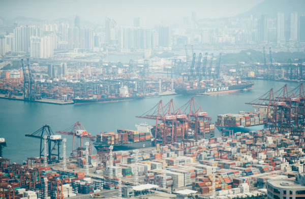 印度西海岸港口在因飓风关闭后重新开放！