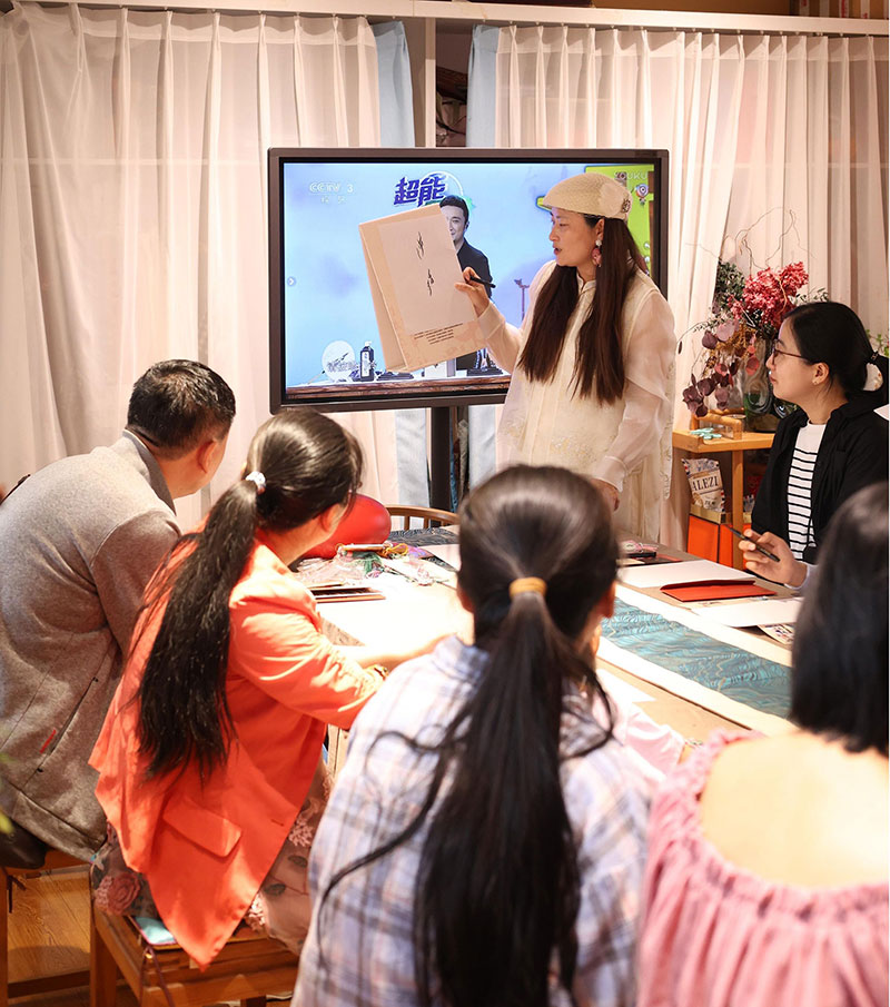 佳利达物流党支部举办女书文化亲子体验活动