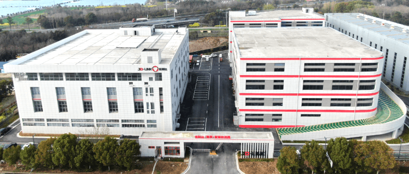 图为佳利达南京智慧物流园实景图，为企业提供智能仓储配送一体化服务。