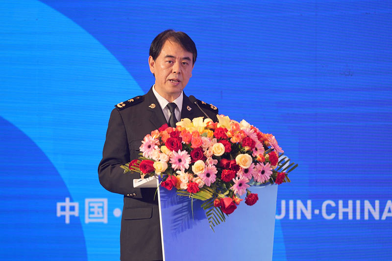 海关总署企业管理和稽查司副司长齐溟